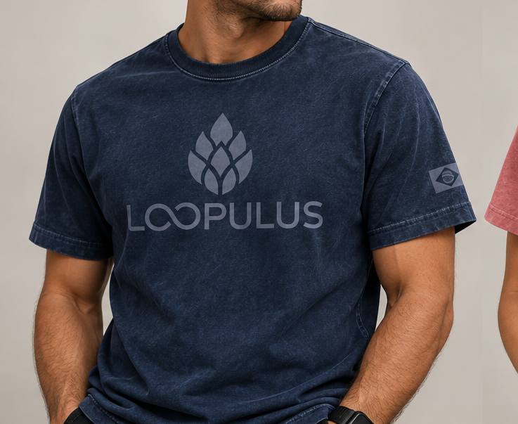 Camisetas Loopulus em algodão, nas versões azul escuro e rosa estonado